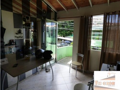 CASA 2do PISO EN ITAGUI POR LAS CHIMENEAS. ASI ES TU CASA