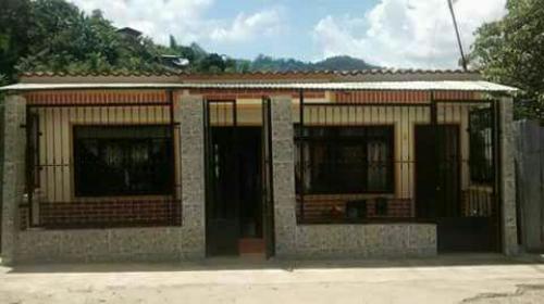  SE VENDE CASA EN SAN ISIDRO PARTE ALTA