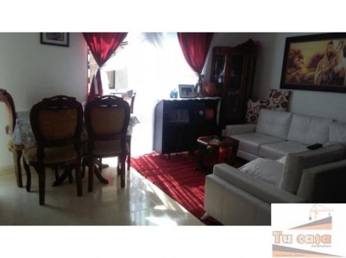 APARTAMENTO 2 piso CON 2 APARTAMENTOS EN EL 3piso. ASI ES TU CASA