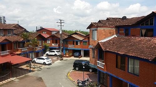 Vendo casa esquinera 3 niveles en conjunto residencial de Dosquebradas