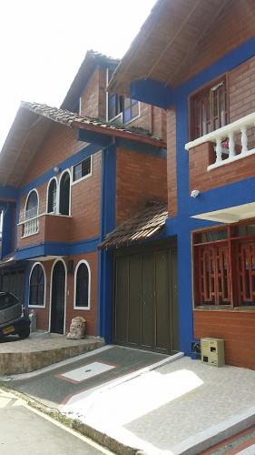 Vendo casa 3 niveles conjunto residencial de Dosquebradas