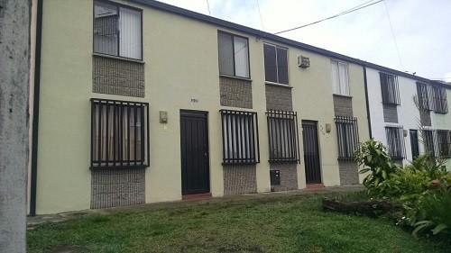 Casa duplex en peatonal, remodelada sector tranquilo y seguro de Villa del Prado Pereira