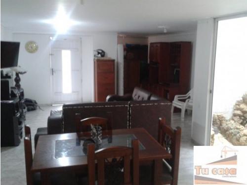 APARTAMENTO PISO1 - 216M2 MAS PARQUEADERO Y C/UTIL. ASI ES TU CASA