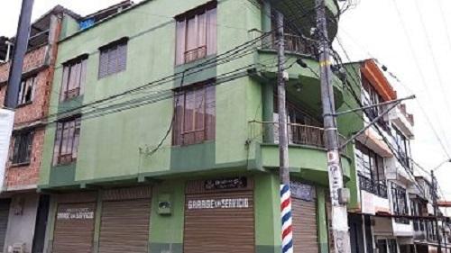 Vendo casa 3 niveles con punto de negocio