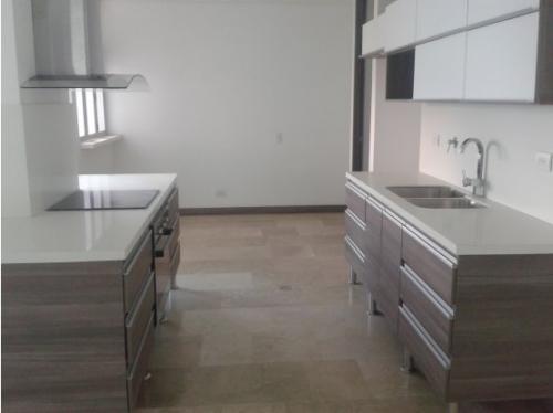 APARTAMENTO 118M2 - 2 PARQUEADEROS Y 2 C/UTIL. ASI ES TU CASA