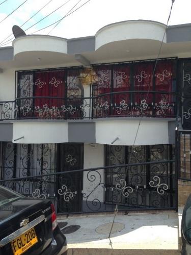 Vendo casa 2plantas independientes cerca al centro de Cuba