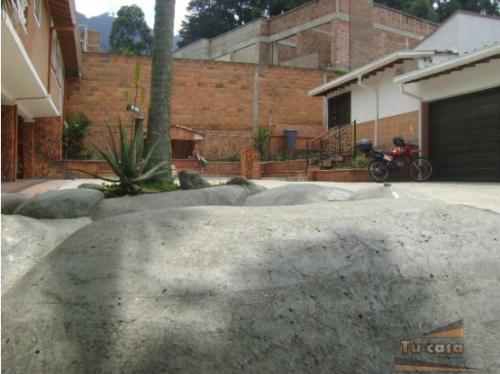 CASA CAMPESTRE ALTOS DE ZUÑIGA ENVIGADO. ASI ES TU CASA