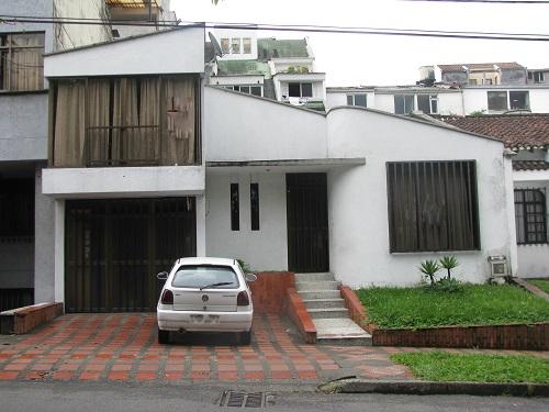 casa duplex grande en el barrio Maraya, excelente barrio
