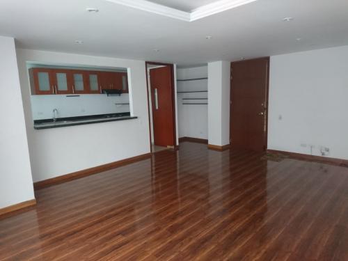 Apartamento en venta en Cedritos.