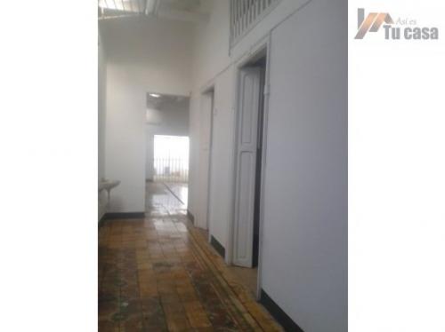 CASA PRIMER PISO CON AIRE: 240m2. ASI ES TU CASA