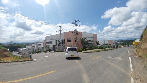 Arriendo bodega 847 metros2 en Pereira