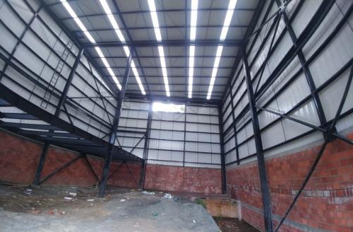 Arriendo  bodega La Badea 490 metros2