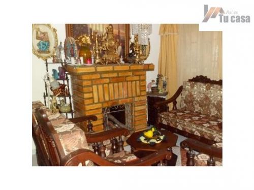 CASA EN UNIDAD ABIERTA UBICADA EN ROBLEDO