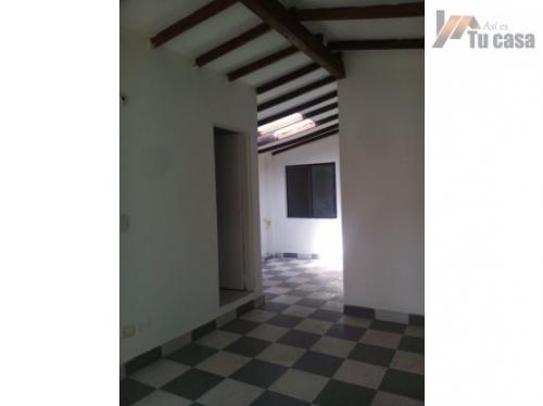 CASA DE 3 NIVELES 180MT2. ASI ES TU CASA