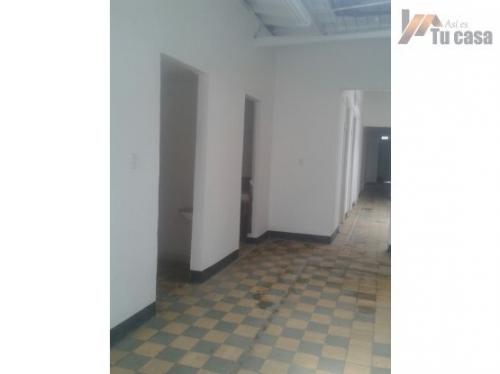 CASA PRIMER PISO CON AIRE: 240m2.. ASI ES TU CASA