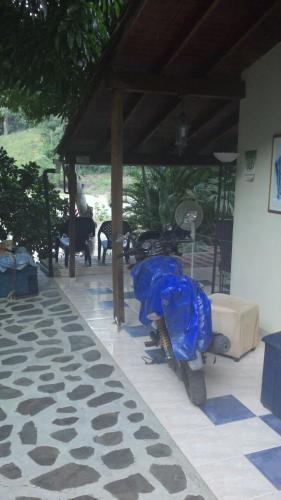 FINCA 1.300M2 BOLOMBOLO. ASI ES TU CASA