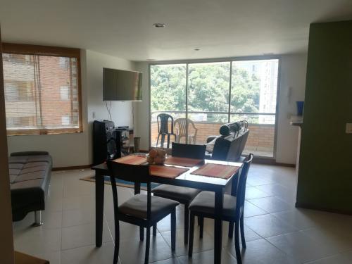APARTAMENTO DUPLEX 90M2 -SABANETA. ASI ES TU CASA