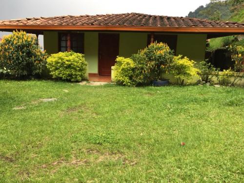 Finca por la autopista Medellín-Bogotá, Bello