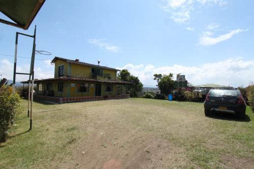 Finca en la vía Marinilla-Santuario