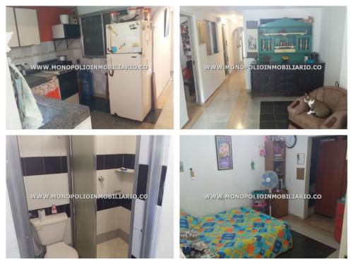 CASA BIFAMILIAR EN VENTA - ROBLEDO AURES COD: 11921