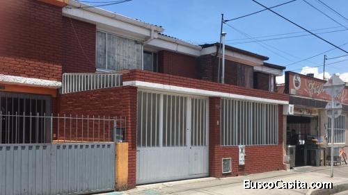 Hermosa casa en el barrio Nueva Marsella: Dos pisos, 4 habitaciones, 3 baños y 3 parqueaderos