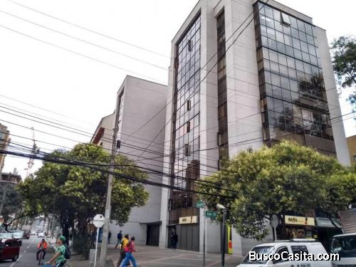 VENTA DE OFICINA EN ZONA COMERCIAL DE UNILAGO