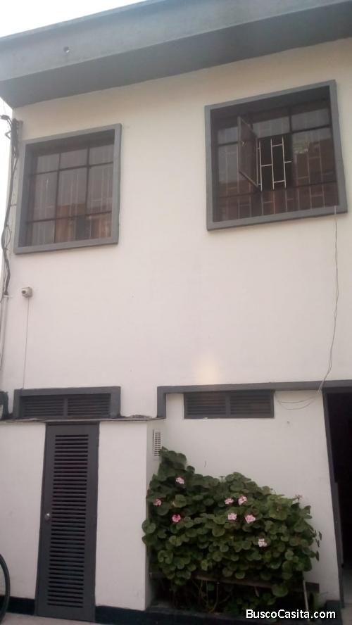 CASA EN VENTA SECTOR EL LAGO USO EDUCATIVO