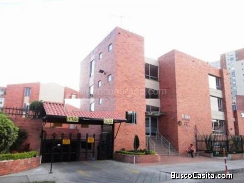 CASA EN CONJUNTO CERRADO 