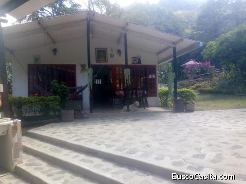 Vendo hermosa finca con negocio