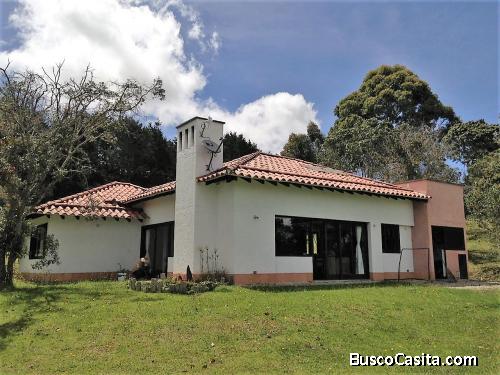 Finca en Guarne en unidad cerrada