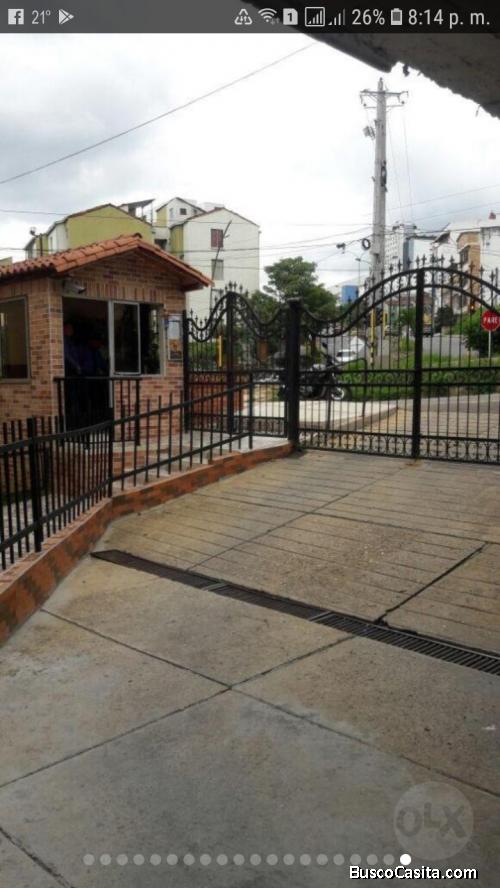 Apto. Conjunto Cerrado. Piso(2)  Villa Diamante Bucaramanga. Junto a Motoreste!!