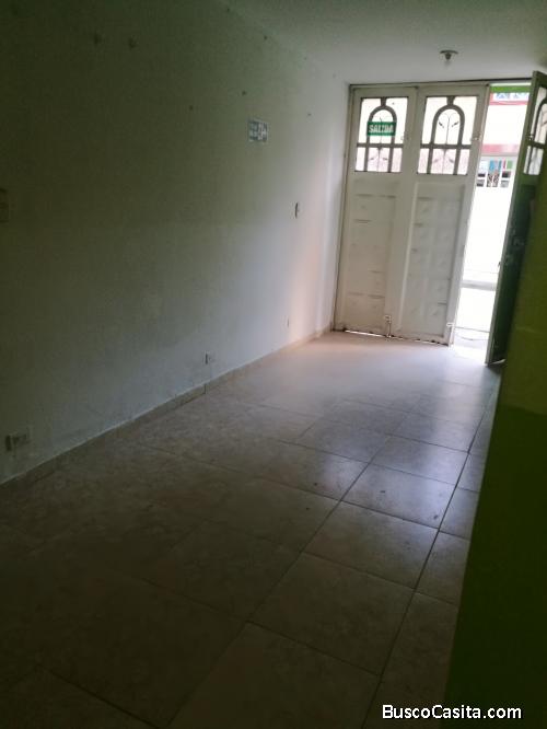 arriendo local buena ubicación para almacenamiento o bodega,cuenta con cámara de seguridad 