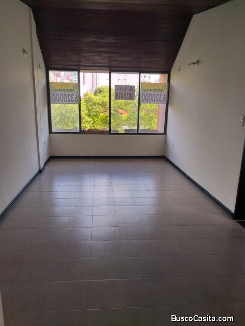 Amplio Apartamento  mejoras públicas 