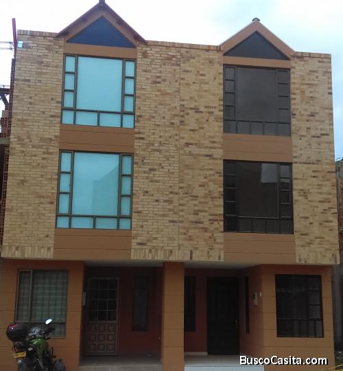  EN VENTA PARA ESTRENAR AMPLIA CASA EN CHIA