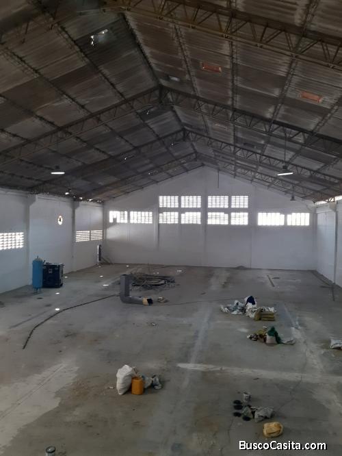 ARRIENDO BODEGAS VECINA DEL AEROPUERTO 1.430 MTS2, SOLEDAD, ATL.
