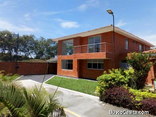 Casa para estrenar al Sur de Cali - Hacienda El Castillo