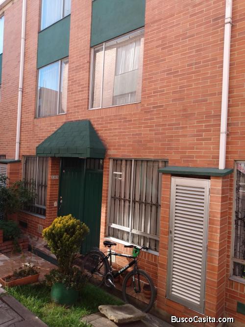 Motivo viaje, vendo hermosa casa