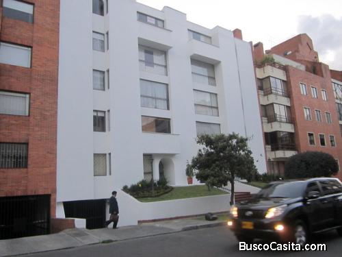 Vendo Apto. ubicado en sitio estratégico, cerca a Unicentro, Hacienda Sta. Barbara.