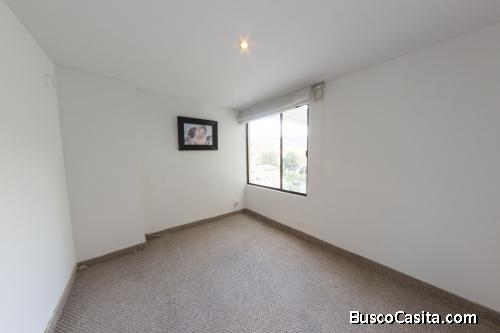 Habitación para dama en Puente Largo