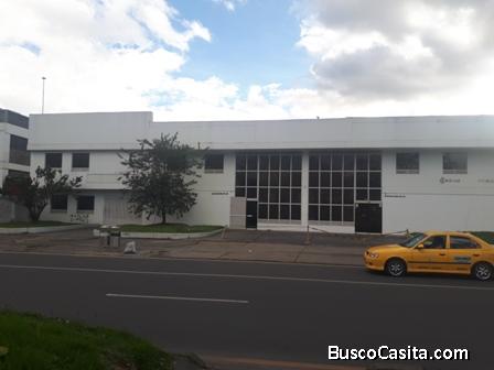 Bodega vitrina comercial esquinera