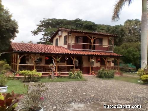 Vendo o cambio hermoso chalet 