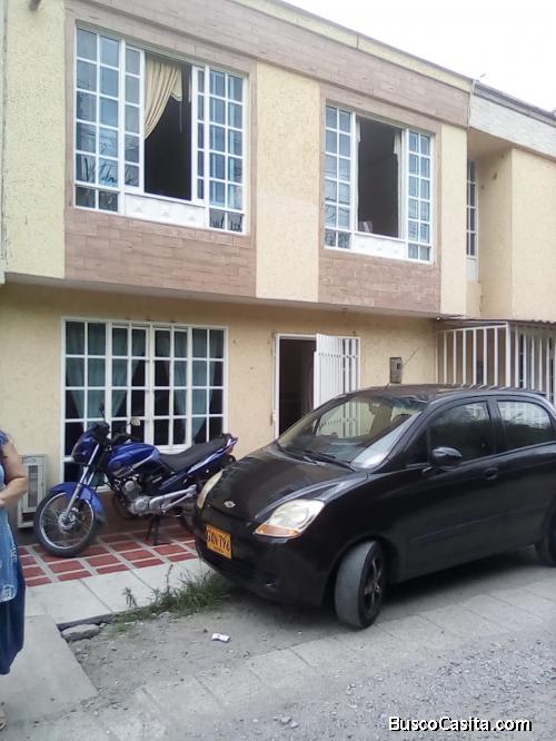 vende Casa Nueva ubicada en  la  Carrera 7 N° 20-44  Barrio QUINTAS DE LA FLORIDA de la ciudad de  A