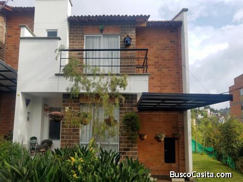 CASA EN VENTA EL RETIRO UNIDAD CERRADA SECTOR PURO CUERO