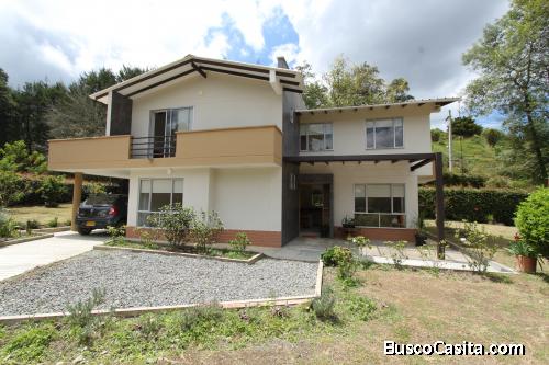 Hermosa finca en Guarne, unidad cerrada