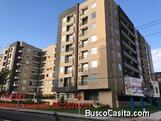vendo precioso apto en la Calleja Baja. 132 m2 exterior. Club House. casi nuevo