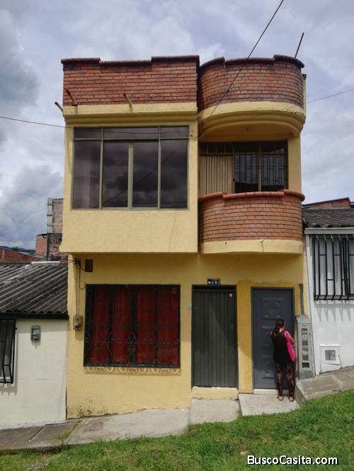 hermosa casa familiar en barrio tranquilo