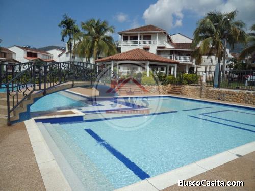 VENTA CASA EN VILLAVIENCIO EN COJUNTO CERRADO BALCONES DE SAN SOUCCI