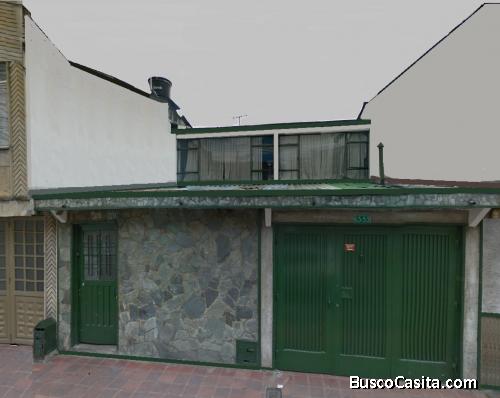 SE VENDE CASA AMPLIA EN EL BOSQUE POPULAR