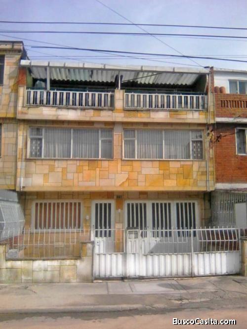 Venta casa 3 pisos barrio Santa Matilde