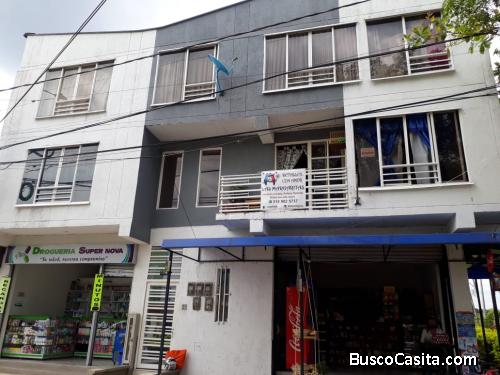 SE VENDE APARTAMENTO EN LA ENTRADA DE VERACRUZ ESQUINERO VENTANALES Y MUY ILUMINADO SEGUNDO PISO.